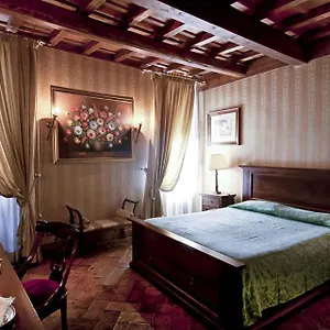 Castle Of Glamour Xvi Century Luxury Apartahotel Roma