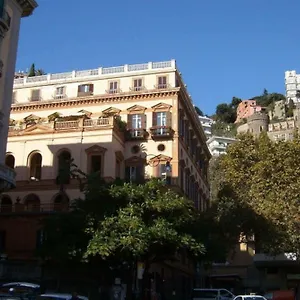 Amedeo Pensión Nápoles